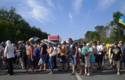 Позичальники безрезультатно перекривали міжнародну трасу на Дубенщині