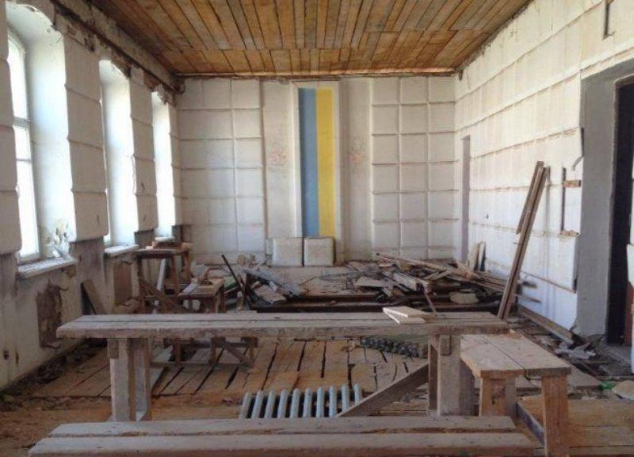 Чому дубенський зал урочистих подій ніяк не можуть відремонтувати?