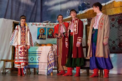 У Дубенському замку показували виставу про кохання і частували варениками