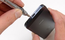 Почему украинцы предпочитают ремонтировать айфоны на дому?