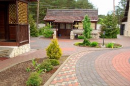 Dom-Stroy: укладка тротуарной плитки в Киеве