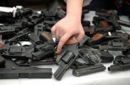 Поліція проводить місячник  добровільної здачі зброї