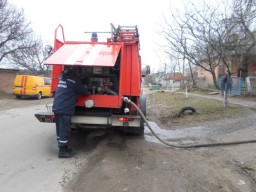 На Дубенщині горіла господарська будівля