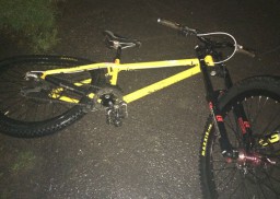На Дубенщині під колесами автомобіля загинув велосипедист