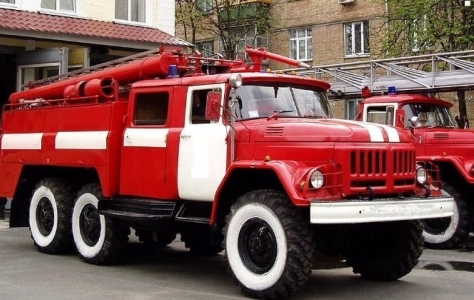 Рятувальники допомогли сім'ї, автомобіль якої застряг на лісовій дорозі