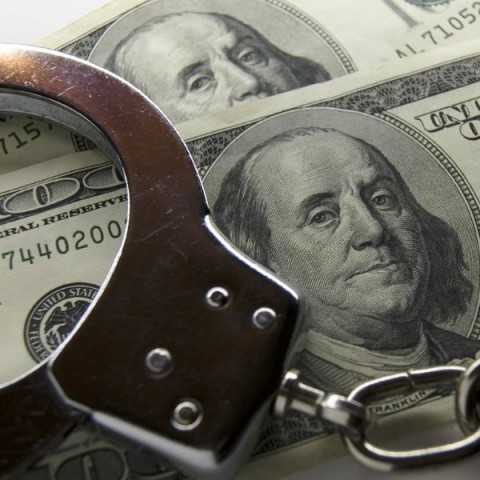 У ДУБНІ ПОЛІЦЕЙСЬКІ СПІЙМАЛИ ЗЛОВМИСНИКІВ, ЯКІ ПОГРАБУВАЛИ ІНОЗЕМЦЯ