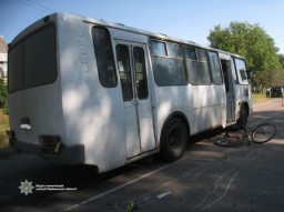 Автобус наїхав на велосипедистку