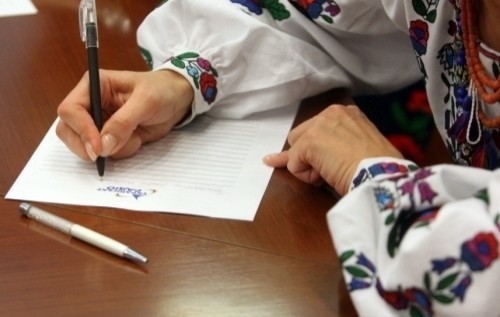 Дубенчани долучилися до Всеукраїнського диктанту єдності