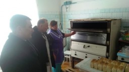 Для пацієнтів ЦРЛ випікають хліб