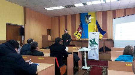 Дубенським активістам розповіли, як отримати земельну ділянку