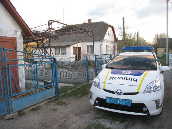 Конфлікт пасинка із вітчимом завершився ножовим пораненням