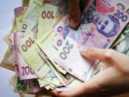Допомогла шахраям на 7 000 гривень