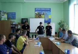 Патрульні поліцейські запросили дубенчан на службу