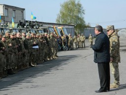 Більше сотні військових відправились в зону АТО
