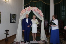 Замок запрошує одружитися за добу