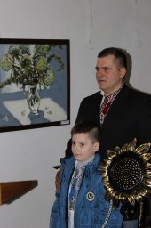У замку презентували ковані квіти