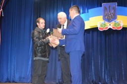 Влада Дубенського району привітала Героїв