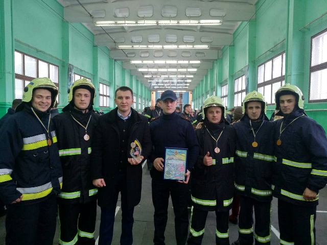 Дубенські рятувальники позмагалися за перемогу у змаганнях "Кращий пожежний-рятувальник"