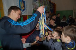 Майстер спорту України провів «Розминку від чемпіона» в Іваннівській школі