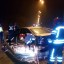 Рятувальники за допомогою спецінструментів дістали з дорожнього відбійника BMW