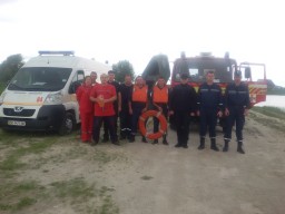 У Дубні на кар'єрах рятували умовного потопаючого